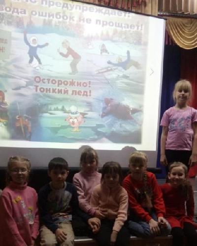Профилактическая акция "Безопасный лёд" проходит на территории Хазанского МО.